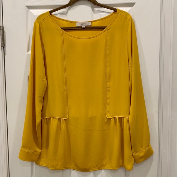 LOFT Tops - LOFT Flowy Blouse